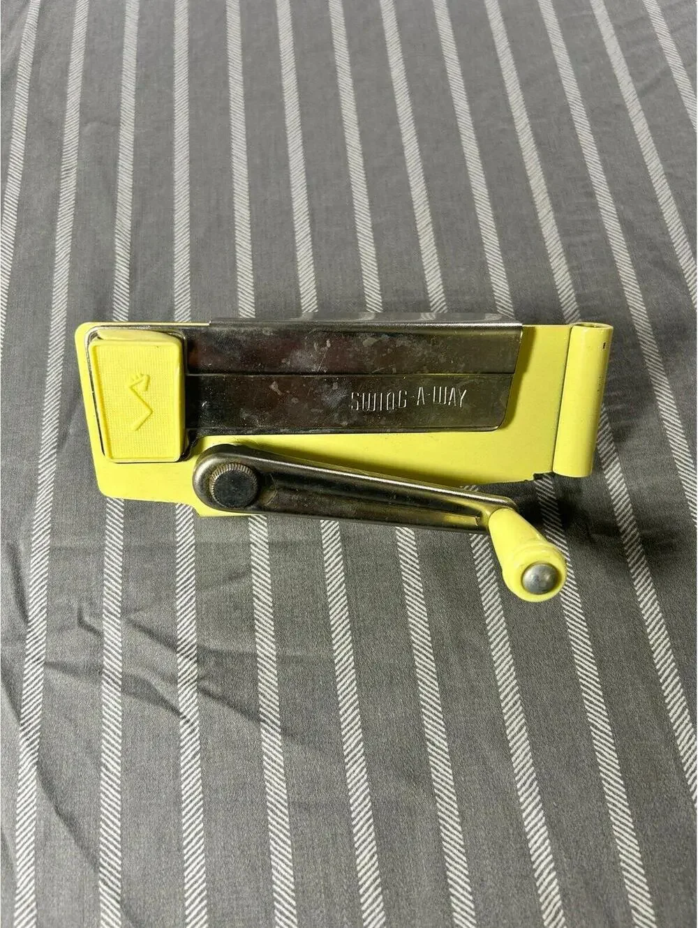 Vintage SWING-A-WAY Wall Mount CAN OPENER